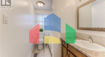 Residential - Single Family Home - Kitchener, Canada - Canada