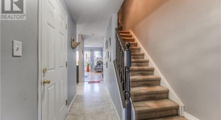 Residential - Single Family Home - Kitchener, Canada - Canada