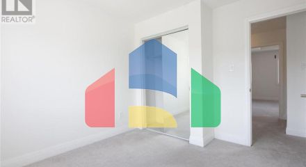 Residential - Single Family Home - Kitchener, Canada - Canada