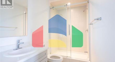 Residential - Single Family Home - Kitchener, Canada - Canada