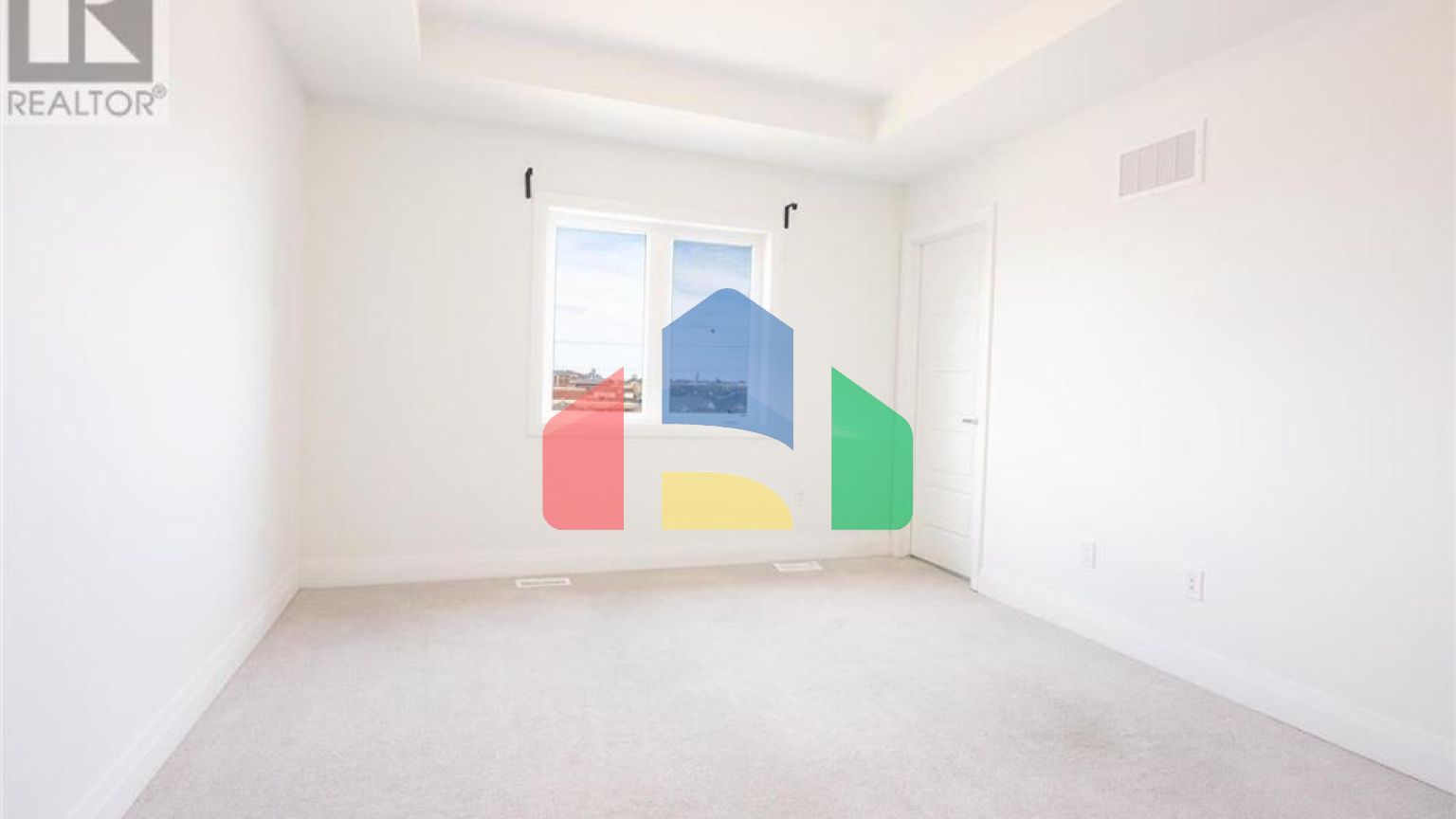 Residential - Single Family Home - Kitchener, Canada - Canada