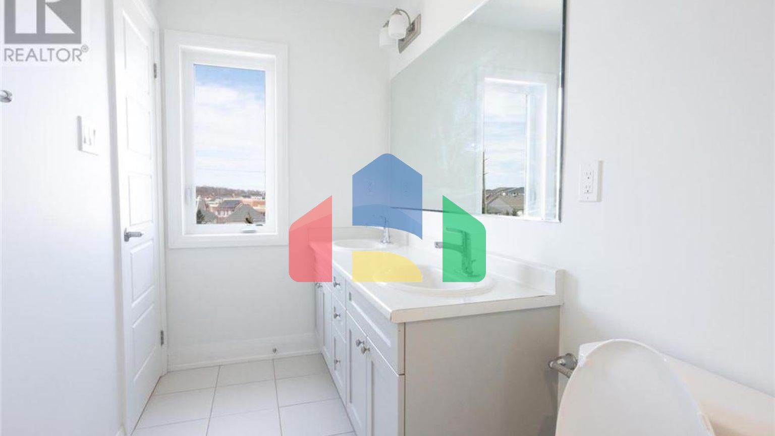 Residential - Single Family Home - Kitchener, Canada - Canada