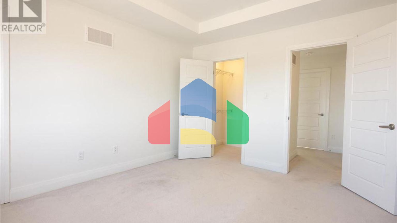 Residential - Single Family Home - Kitchener, Canada - Canada