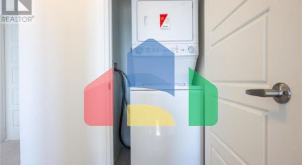 Residential - Single Family Home - Kitchener, Canada - Canada