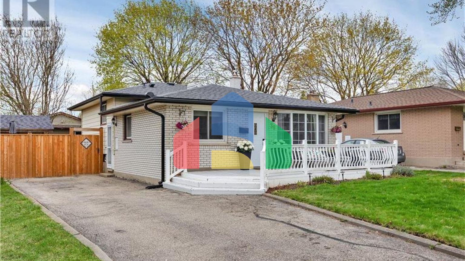 Residential - Single Family Home - Kitchener, Canada - Canada