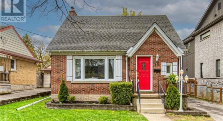 Residential - Single Family Home - Kitchener, Canada - Canada
