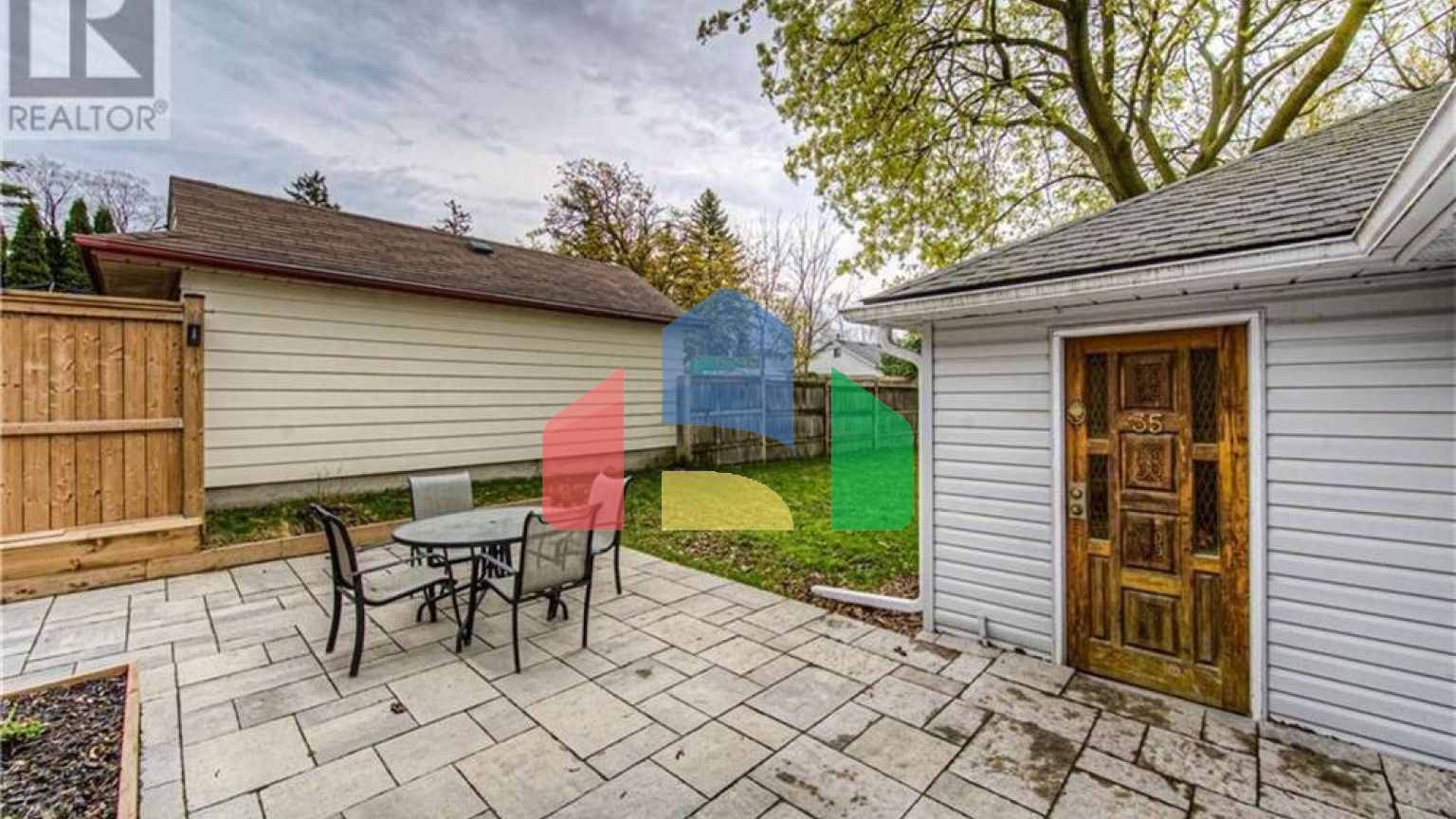 Residential - Single Family Home - Kitchener, Canada - Canada