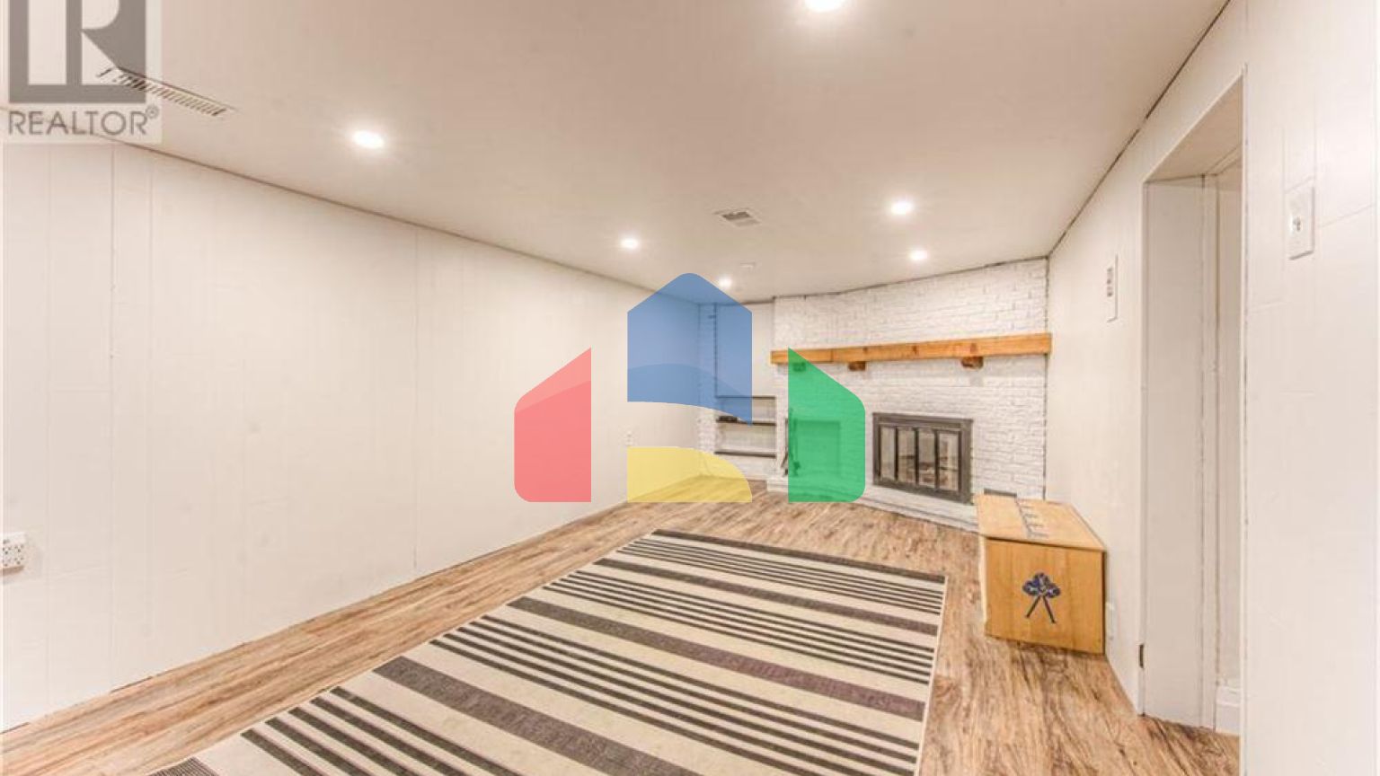 Residential - Single Family Home - Kitchener, Canada - Canada