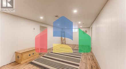 Residential - Single Family Home - Kitchener, Canada - Canada