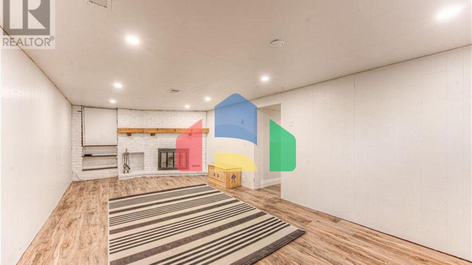 Residential - Single Family Home - Kitchener, Canada - Canada