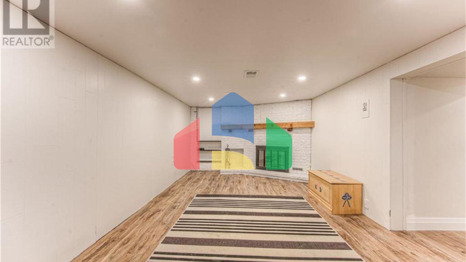 Residential - Single Family Home - Kitchener, Canada - Canada