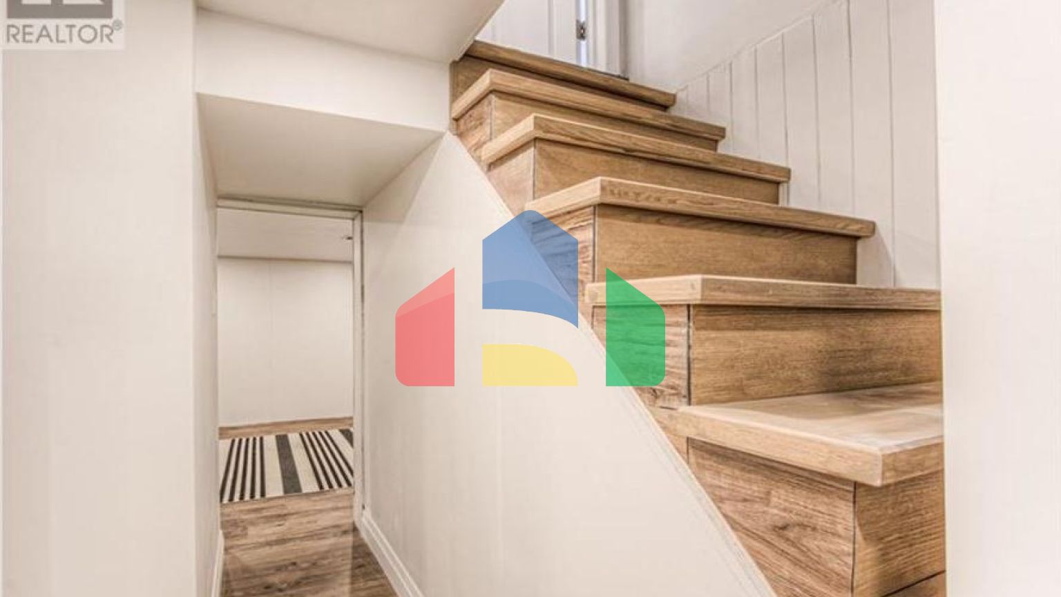 Residential - Single Family Home - Kitchener, Canada - Canada