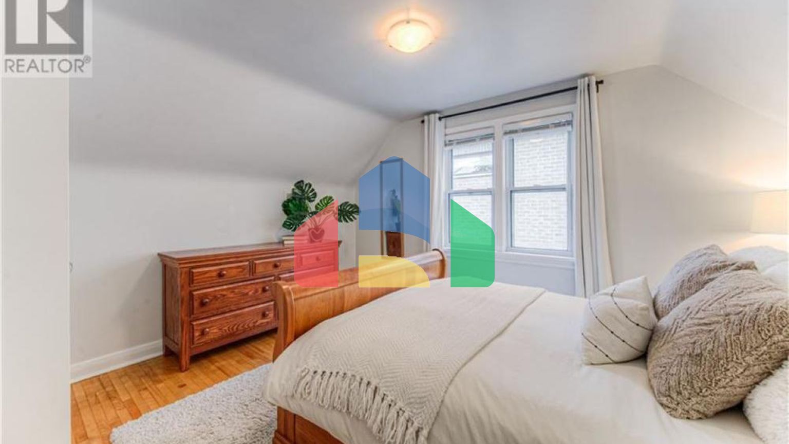 Residential - Single Family Home - Kitchener, Canada - Canada