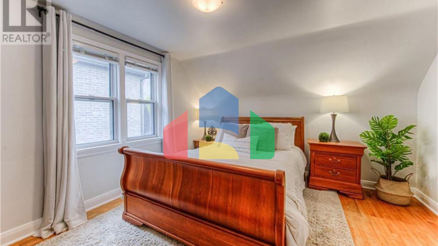 Residential - Single Family Home - Kitchener, Canada - Canada