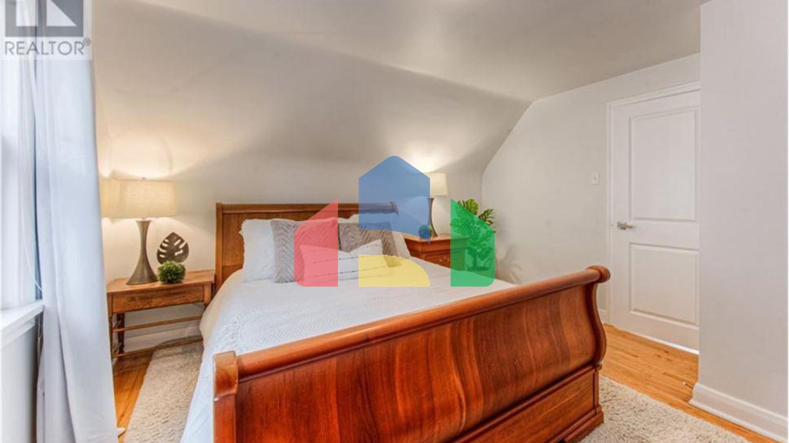 Residential - Single Family Home - Kitchener, Canada - Canada