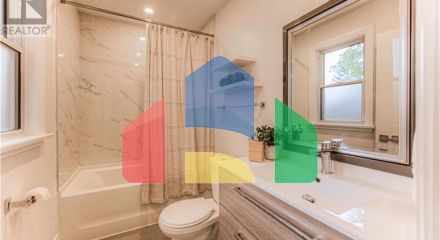 Residential - Single Family Home - Kitchener, Canada - Canada