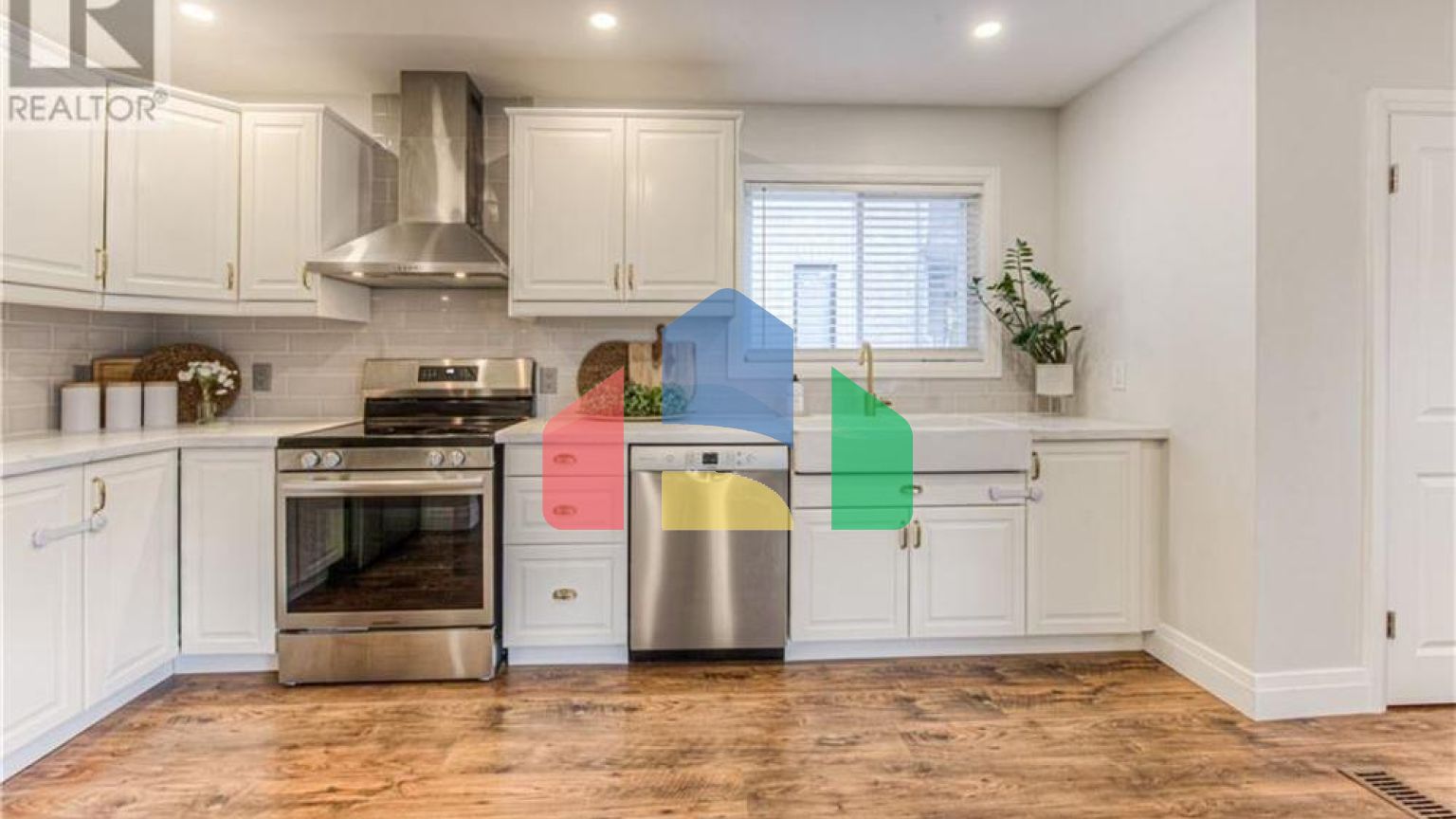 Residential - Single Family Home - Kitchener, Canada - Canada