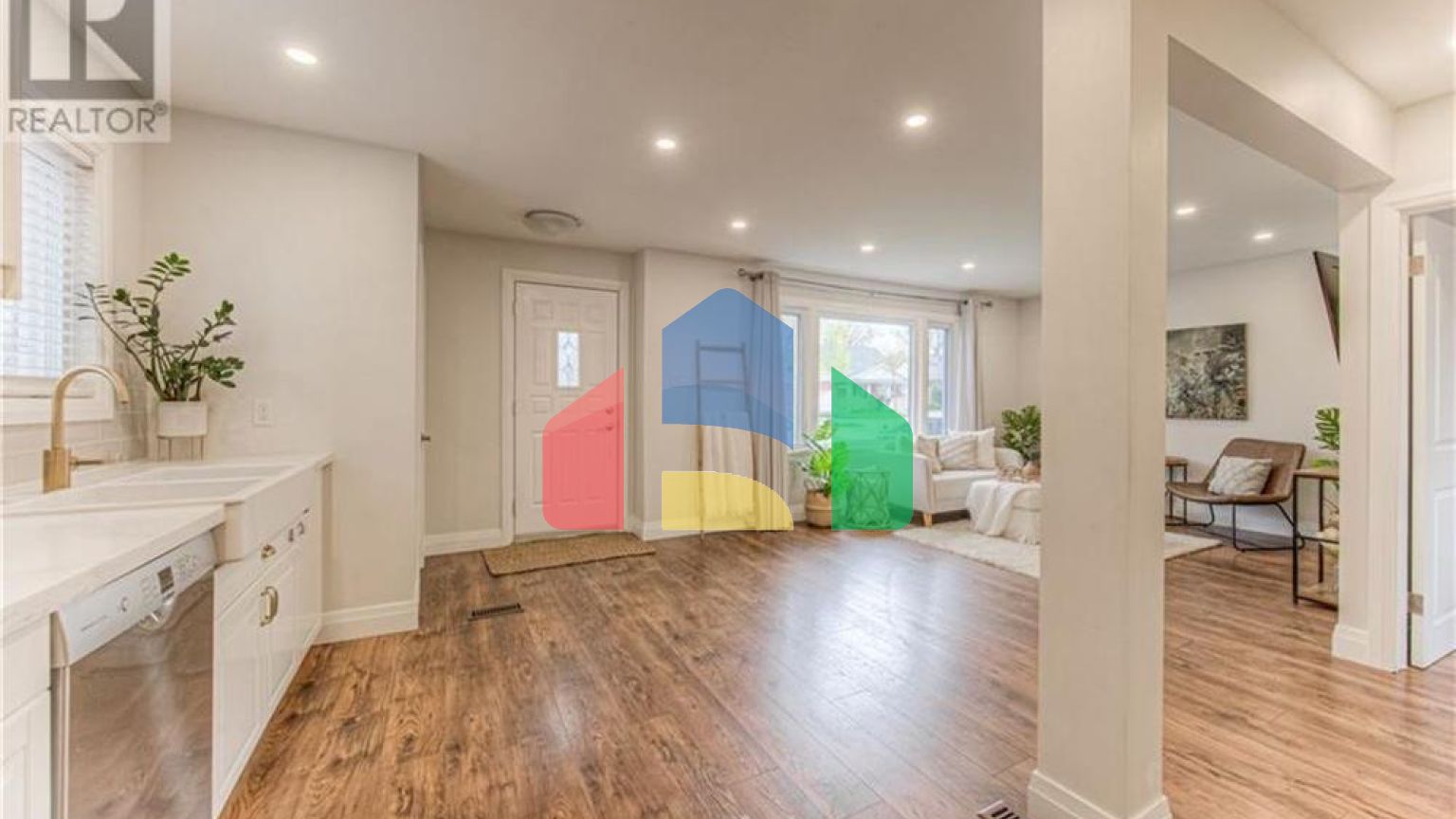 Residential - Single Family Home - Kitchener, Canada - Canada