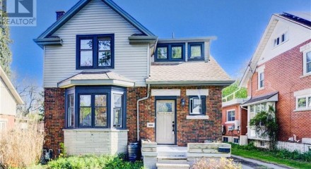 Residential - Single Family Home - Kitchener, Canada - Canada