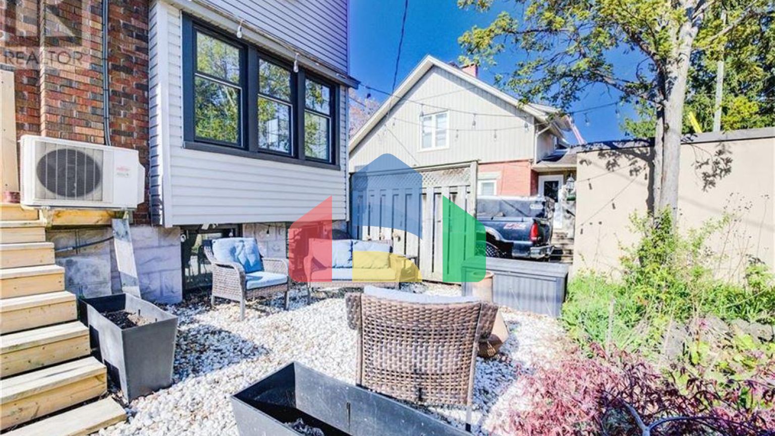 Residential - Single Family Home - Kitchener, Canada - Canada