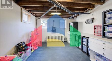 Residential - Single Family Home - Kitchener, Canada - Canada