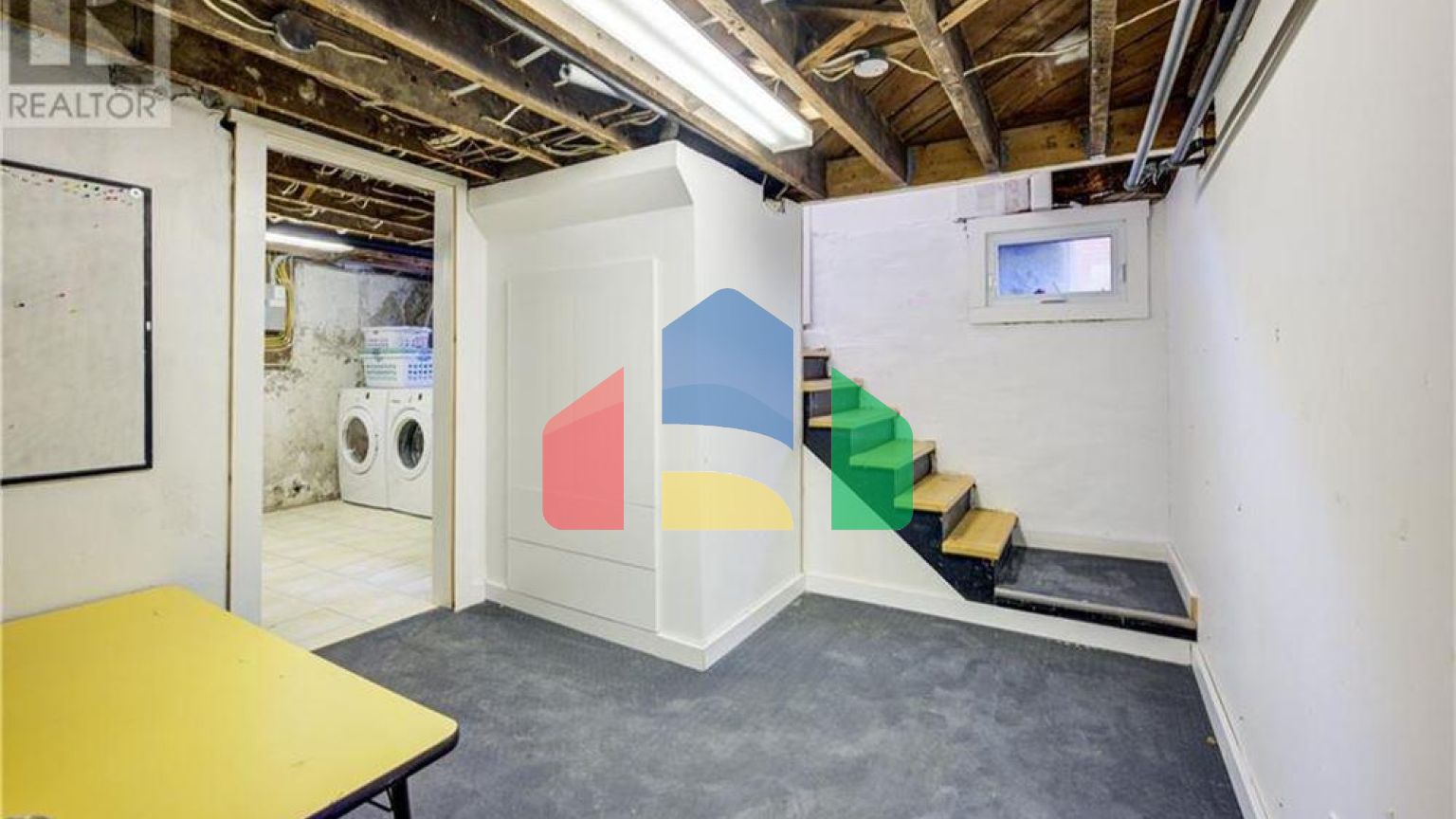 Residential - Single Family Home - Kitchener, Canada - Canada