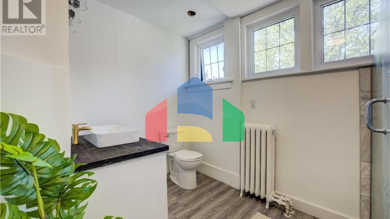 Residential - Single Family Home - Kitchener, Canada - Canada