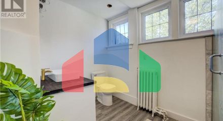 Residential - Single Family Home - Kitchener, Canada - Canada