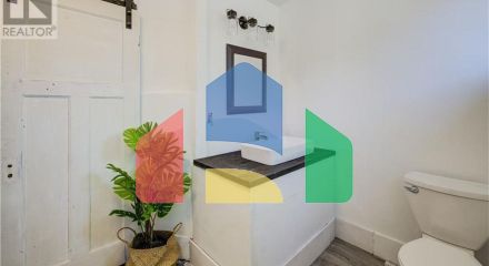 Residential - Single Family Home - Kitchener, Canada - Canada