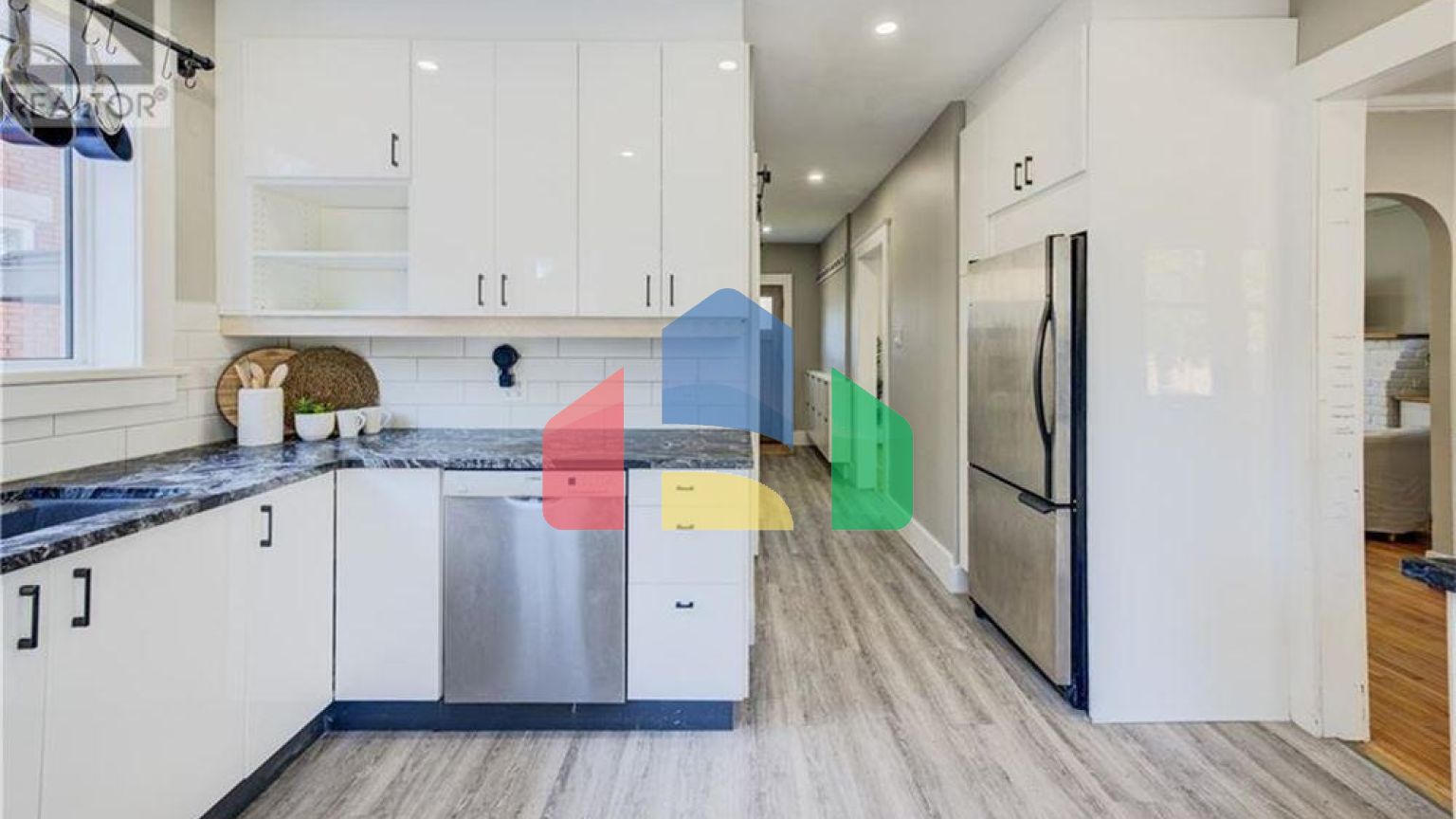 Residential - Single Family Home - Kitchener, Canada - Canada