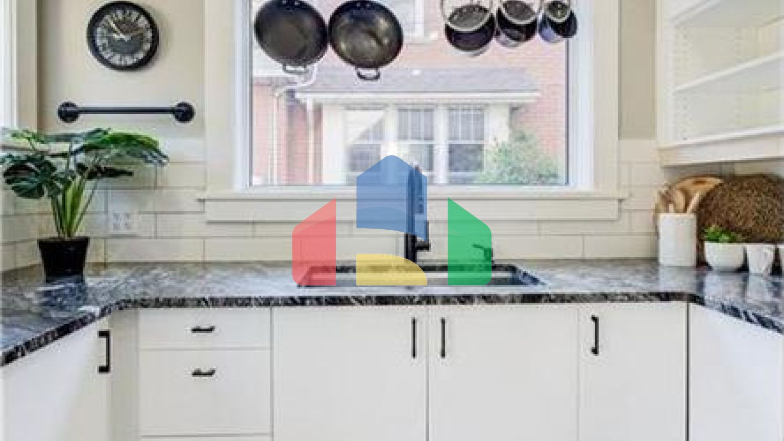 Residential - Single Family Home - Kitchener, Canada - Canada