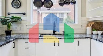 Residential - Single Family Home - Kitchener, Canada - Canada