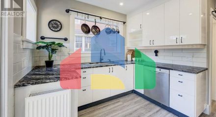 Residential - Single Family Home - Kitchener, Canada - Canada