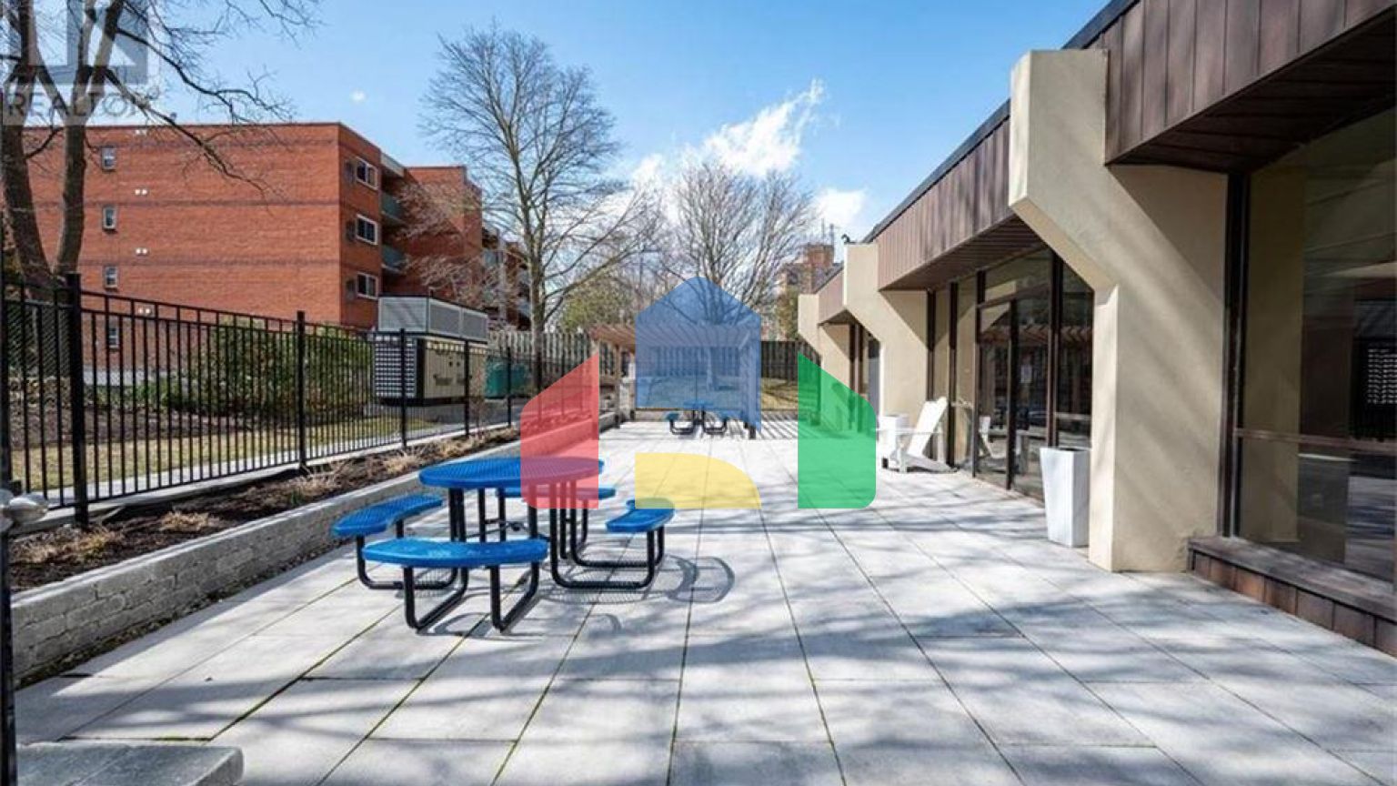 Residential - Condo/Apartment - Kitchener, Canada - Canada