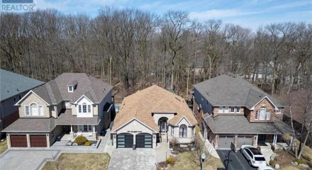 Residential - Single Family Home - Kitchener, Canada - Canada