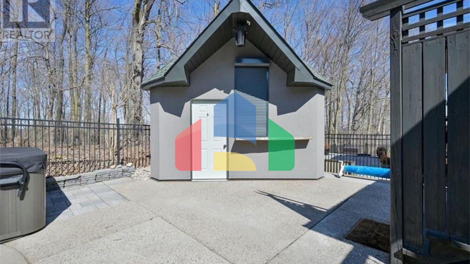 Residential - Single Family Home - Kitchener, Canada - Canada