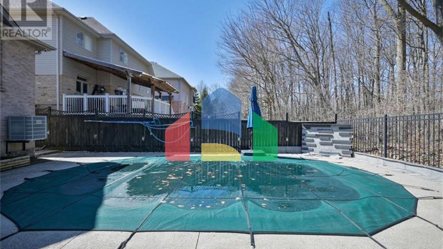 Residential - Single Family Home - Kitchener, Canada - Canada