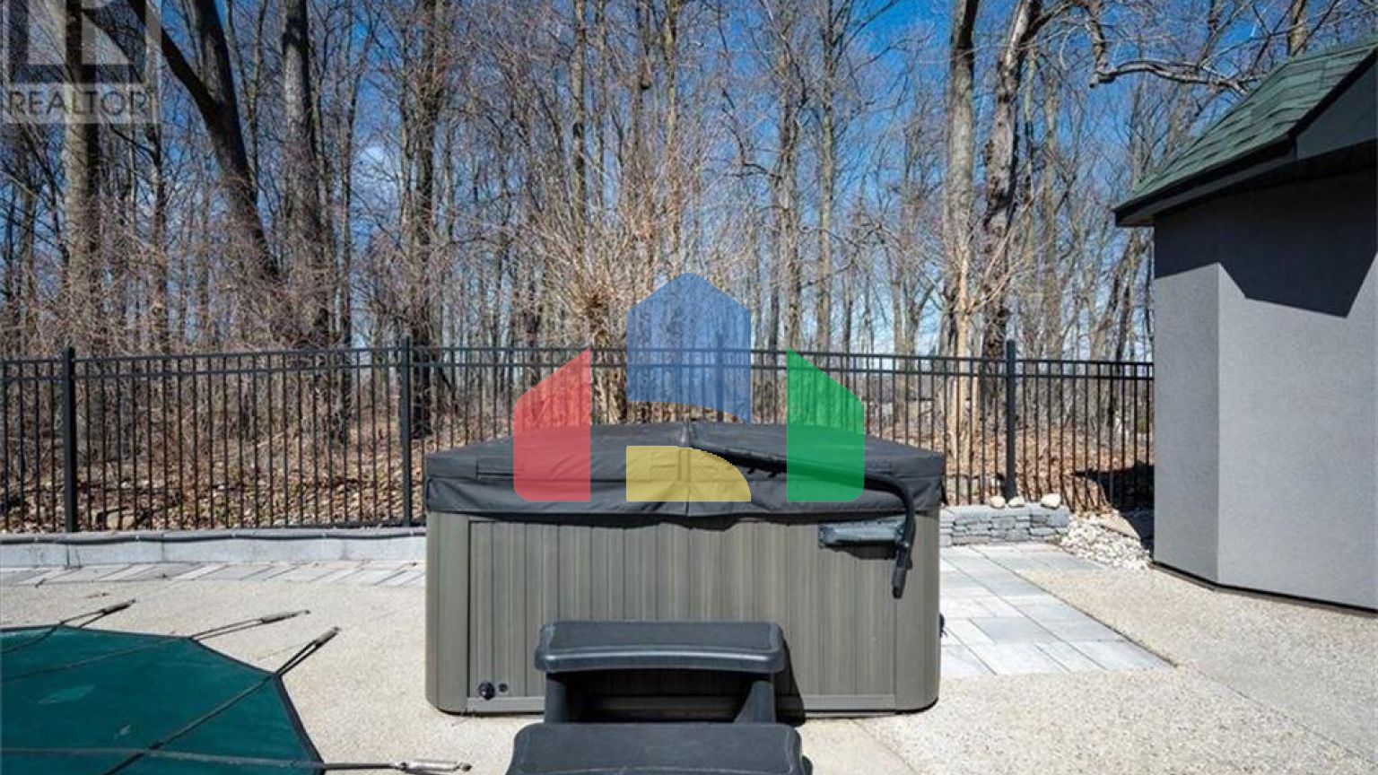 Residential - Single Family Home - Kitchener, Canada - Canada