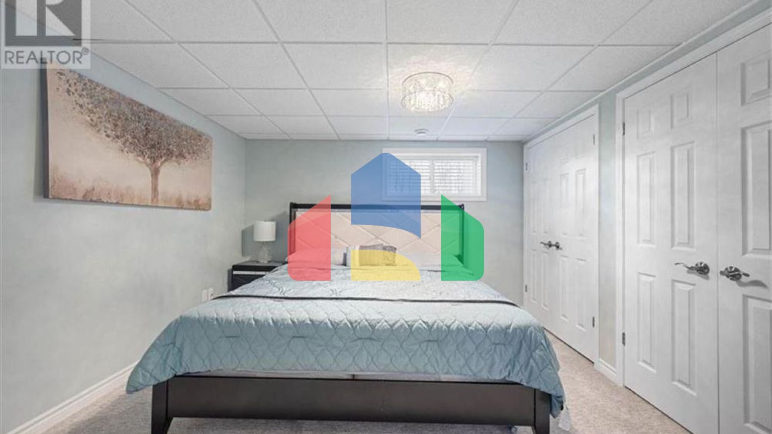 Residential - Single Family Home - Kitchener, Canada - Canada