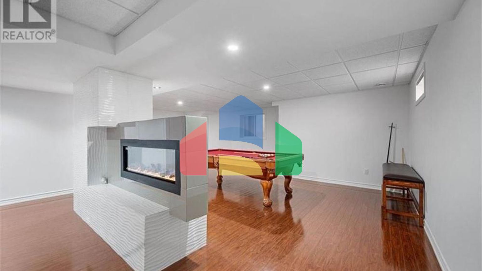 Residential - Single Family Home - Kitchener, Canada - Canada