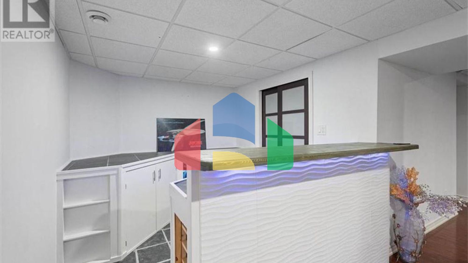 Residential - Single Family Home - Kitchener, Canada - Canada