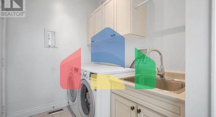 Residential - Single Family Home - Kitchener, Canada - Canada