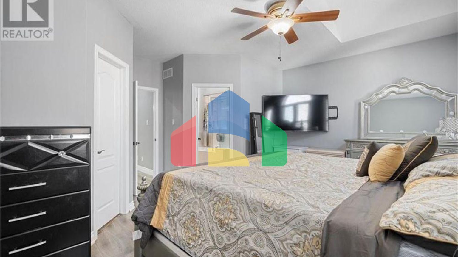 Residential - Single Family Home - Kitchener, Canada - Canada