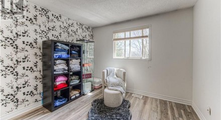 Residential - Single Family Home - Kitchener, Canada - Canada