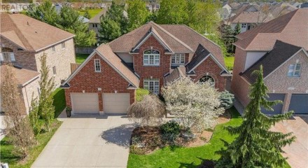 Residential - Single Family Home - Kitchener, Canada - Canada