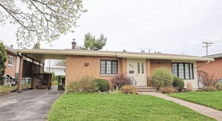 Residential - House - Chomedey (Laval), Canada - Canada