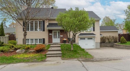 Residential - Bungalow - Fabreville (Laval), Canada - Canada