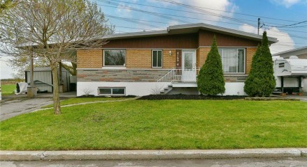 Residential - Bungalow - Saint-Francois (Laval), Canada - Canada