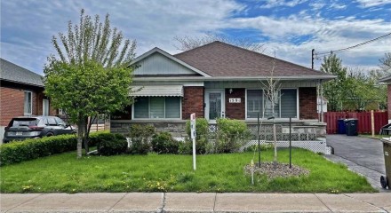 Residential - Bungalow - Chomedey (Laval), Canada - Canada