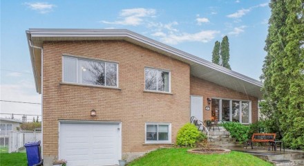Residential - House - Chomedey (Laval), Canada - Canada